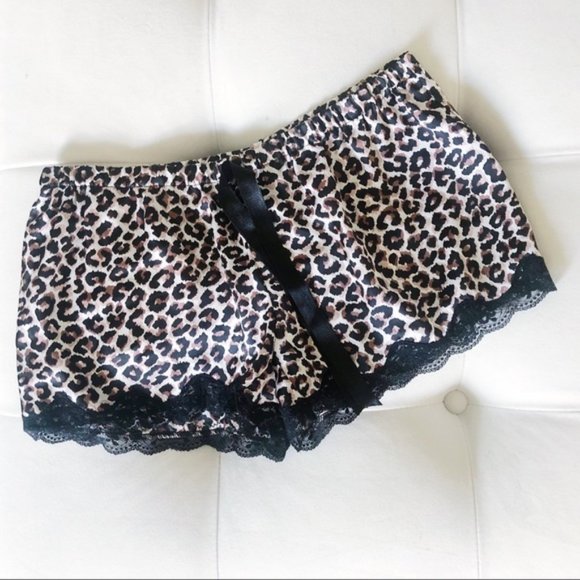 H&M Leopard Print Silky Lounge Shorts - Picture 1 of 3